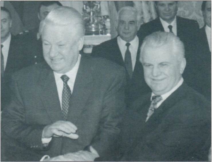 Russia’s Boris Yeltsin and Ukraine President Leonid Kravchuk